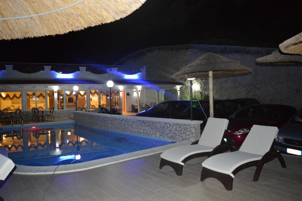 Hotel Incanto Пешичи Екстериор снимка
