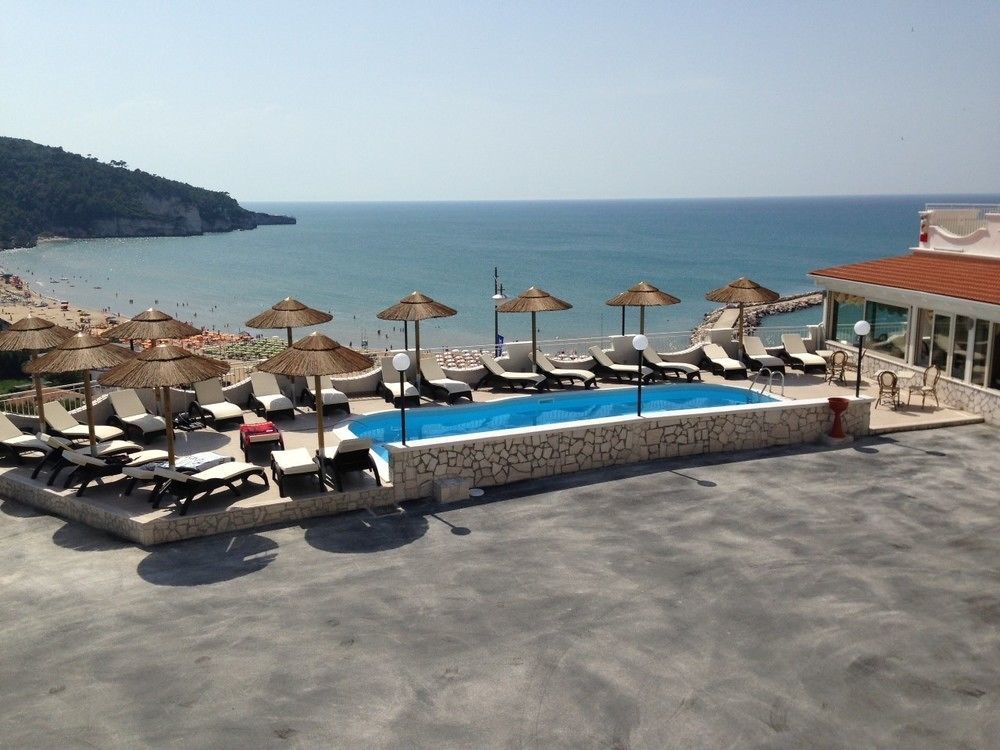 Hotel Incanto Пешичи Екстериор снимка