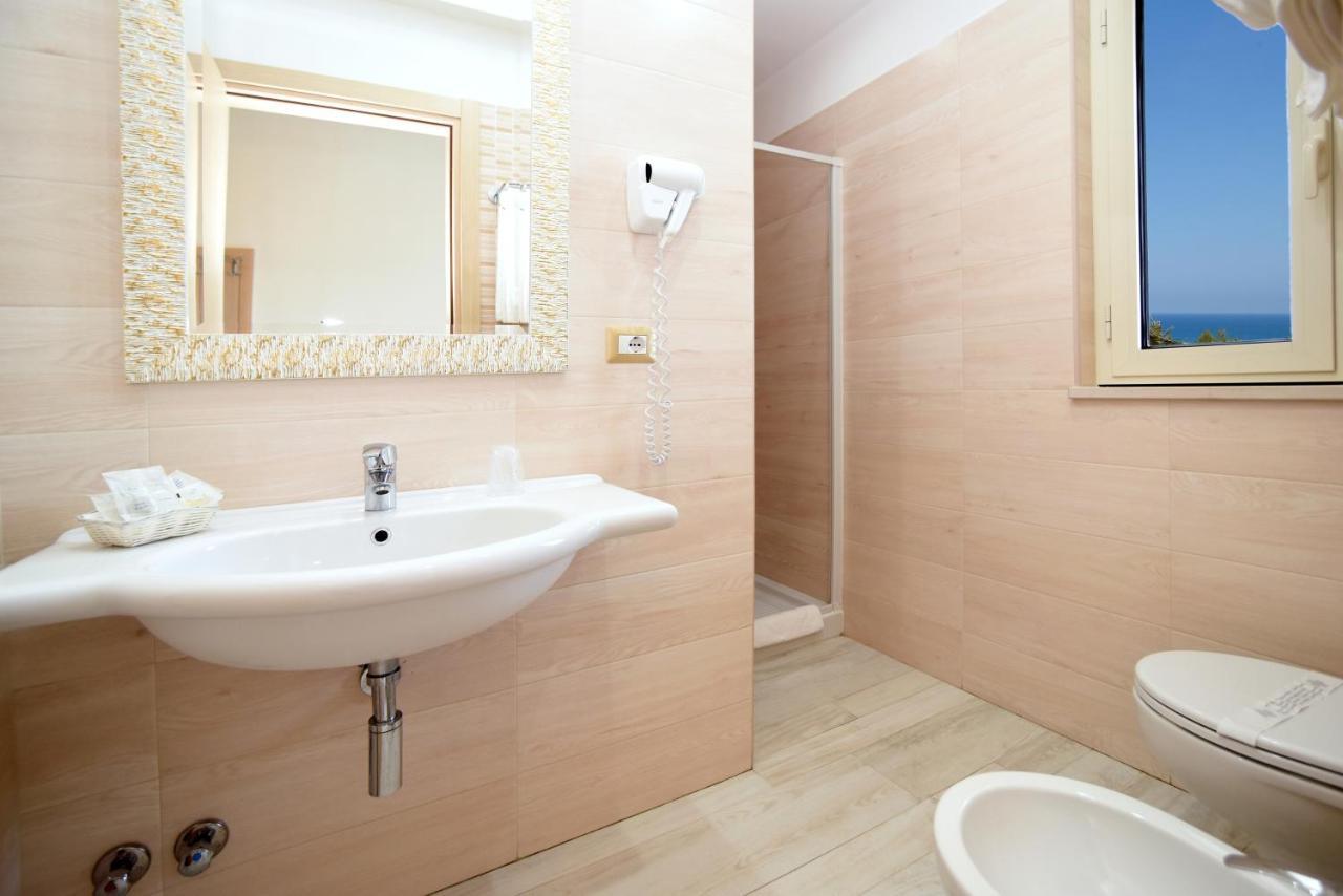 Hotel Incanto Пешичи Екстериор снимка